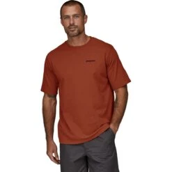 Patagonia P-6 Logo Short-Sleeve Responsibili-T-Shirt - Men's -Patagonia Shop QUACOR