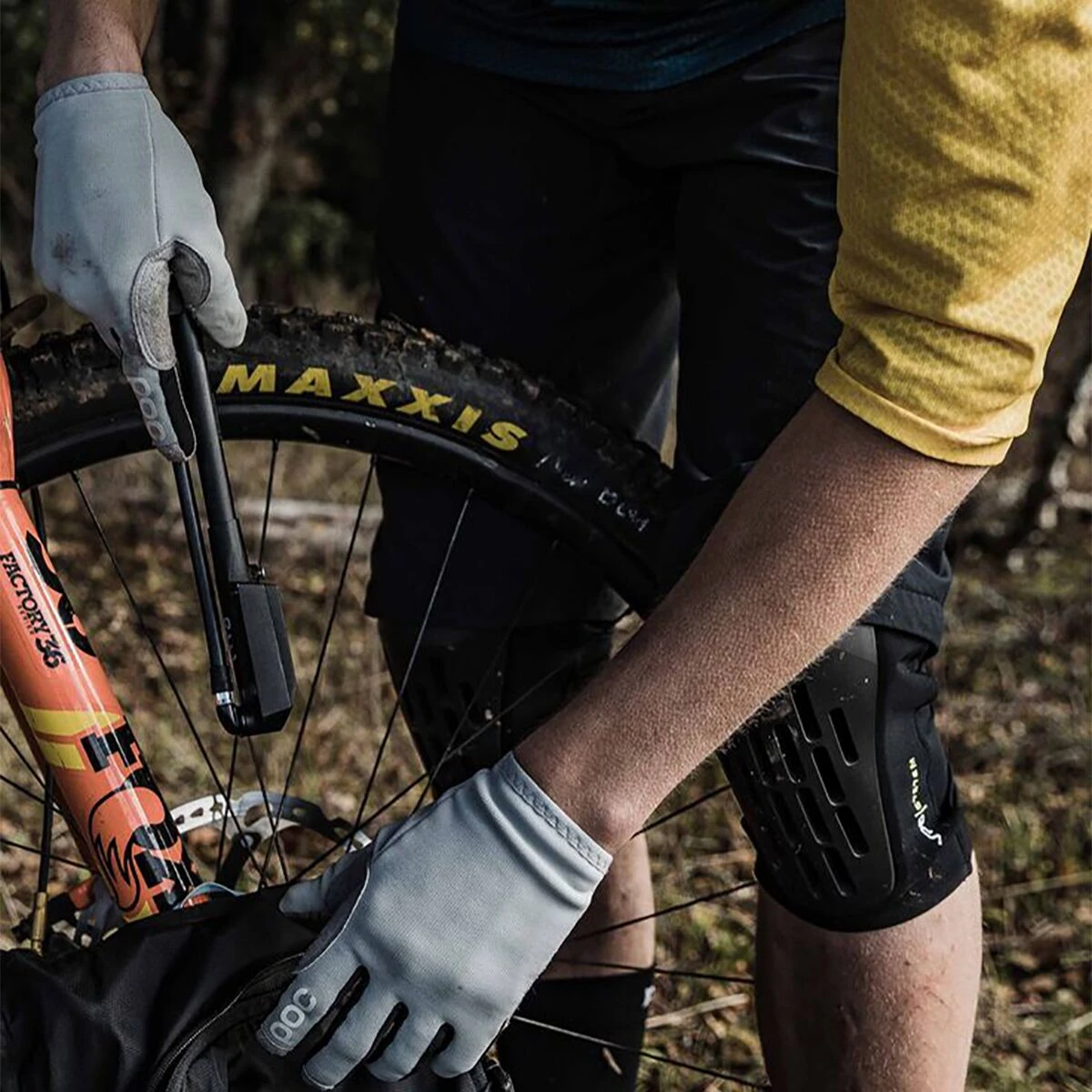 POC VPD System Lite Knee Pad 3 POC VPD System Lite Knee Pad